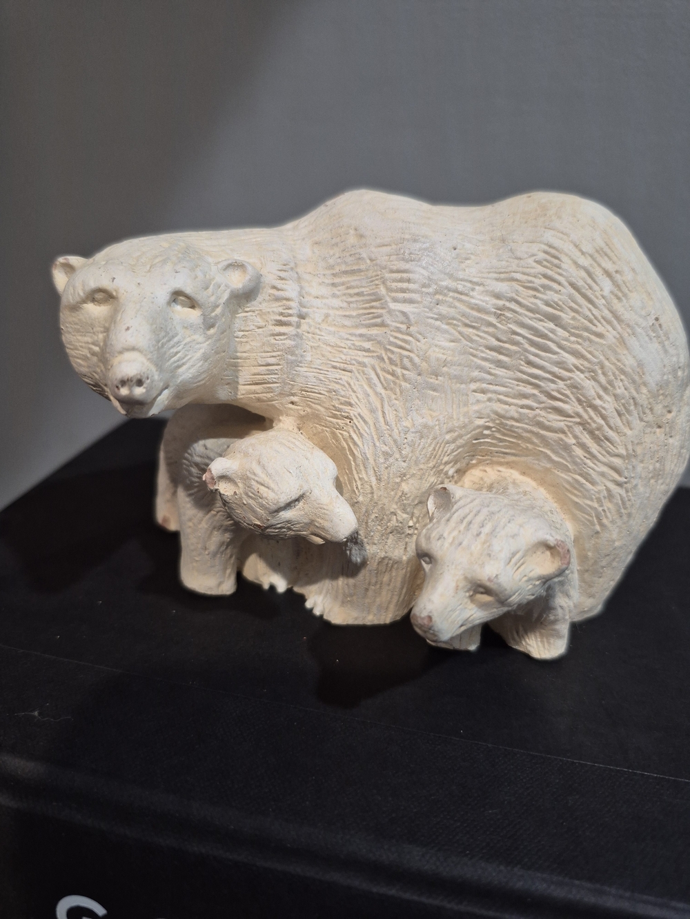 Polar Bear Family Heavy Resin Figurine - Picture 2 of 10